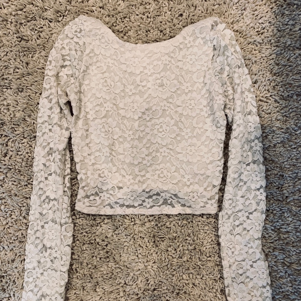 White flower laced top